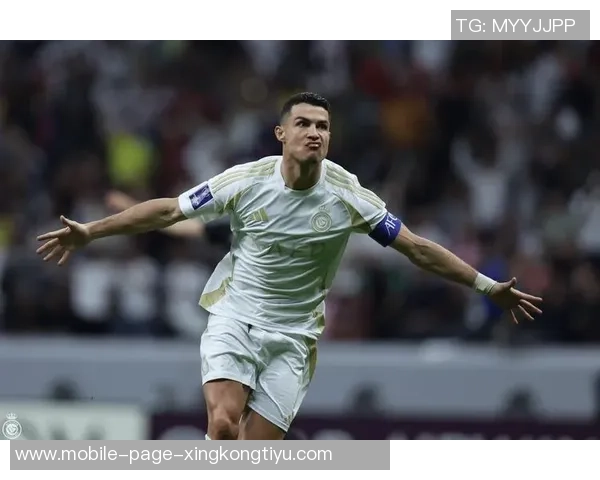 C罗荣获沙特超最佳进球奖杯倒钩进球当选周最佳引热议