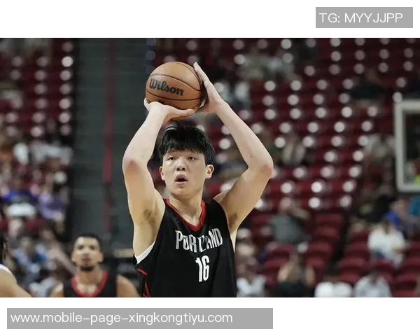 杨瀚森背靠背出战2分半引发热议登上微博热搜榜第二位